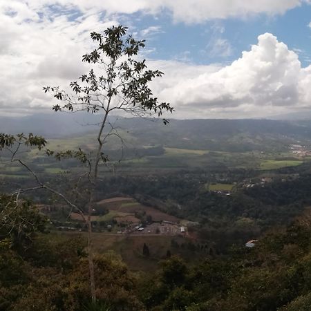 Pochotel Turrialba Bagian luar foto