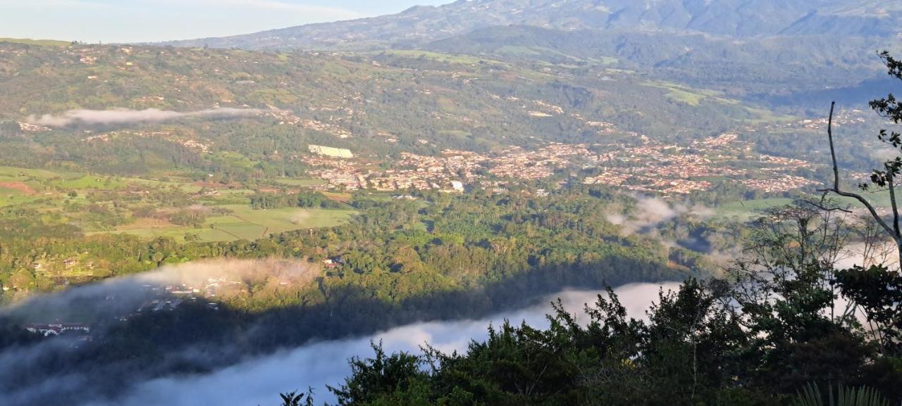 Pochotel Turrialba Bagian luar foto