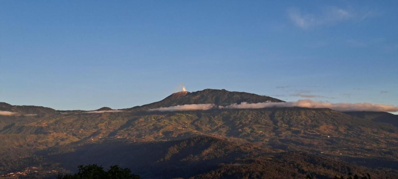 Pochotel Turrialba Bagian luar foto