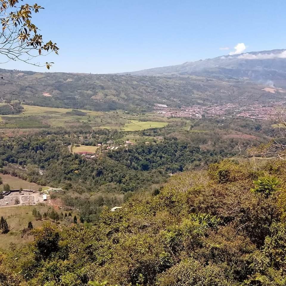 Pochotel Turrialba Bagian luar foto